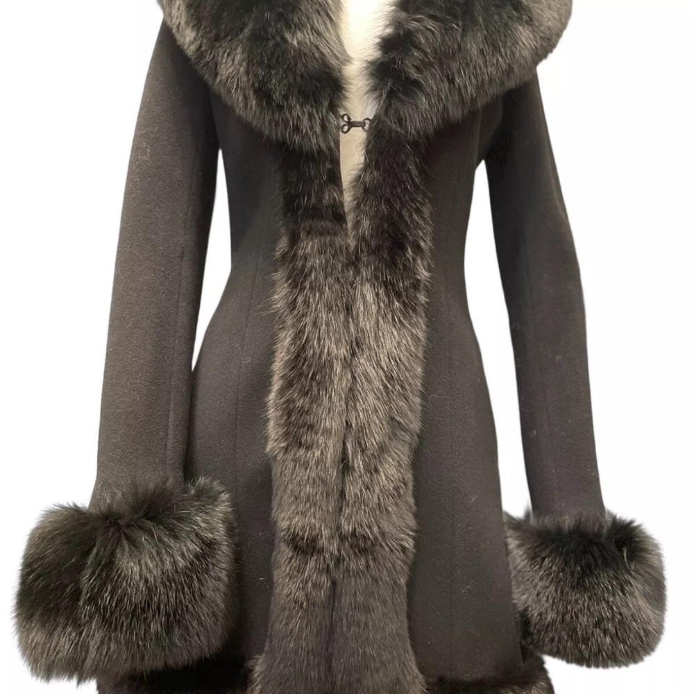Elegant Black Fur-Trimmed Women's Coat